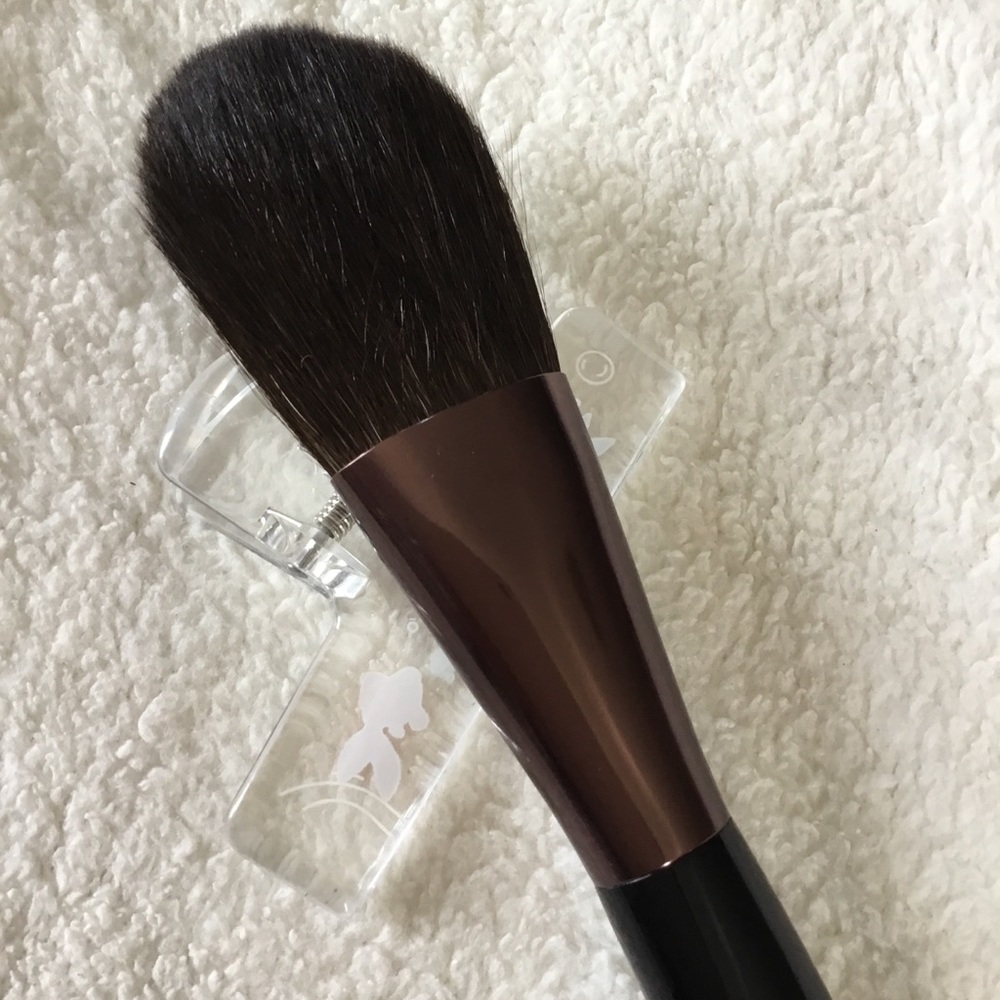 Shiseido Black Handle with Rose Metallic Ferrule Face Brush - Picture 7 of 16